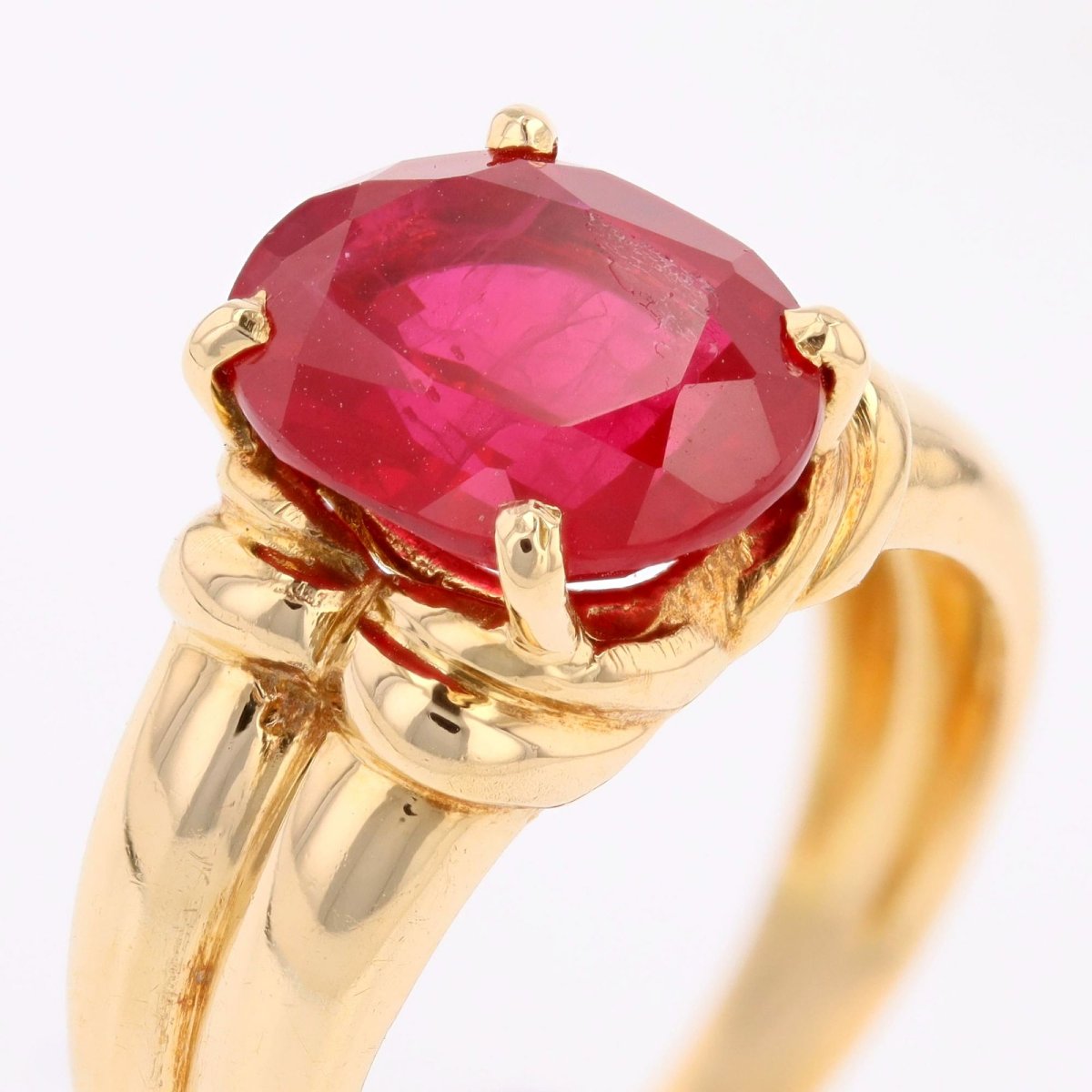 Vintage Ruby Ring In Yellow Gold-photo-4