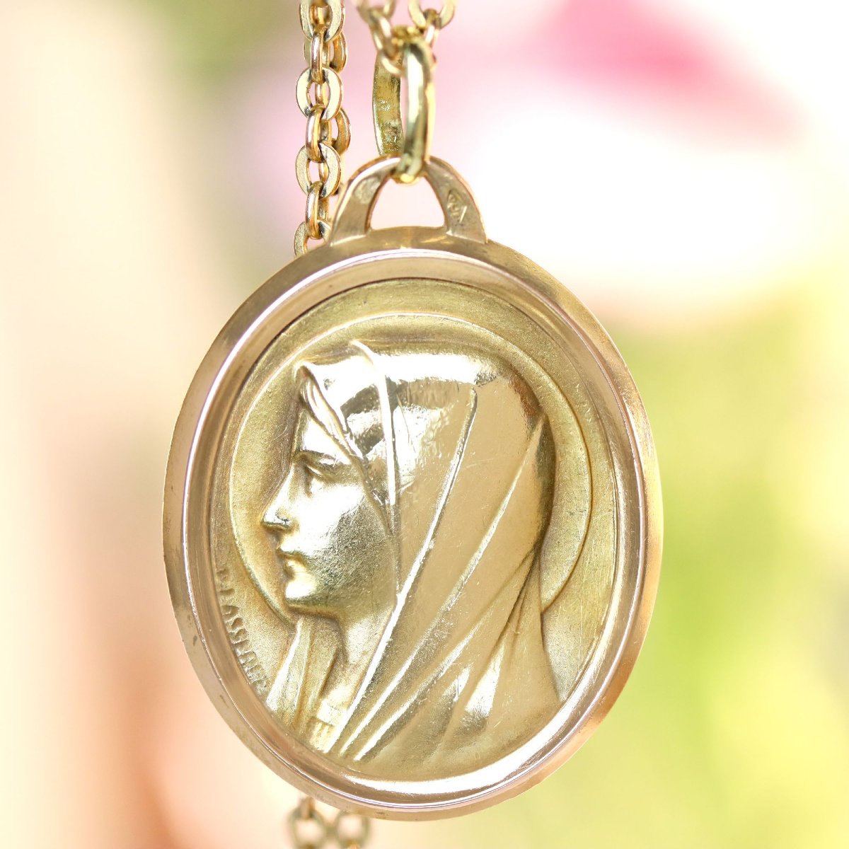 Yellow Gold Virgin Mary Medal Signed By Lasserre-photo-5