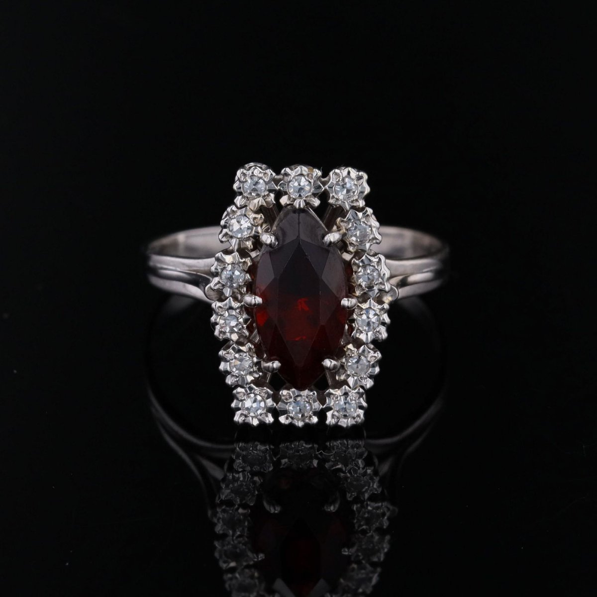 Vintage Ring With A Marquise-cut Garnet And Diamonds-photo-4