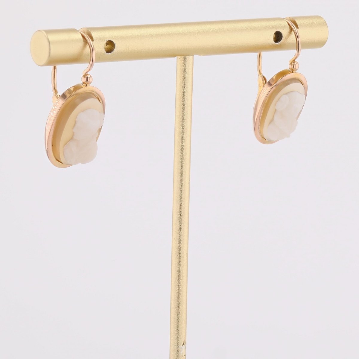 Vintage Cameo Earrings Set In Agate And Rose Gold-photo-2