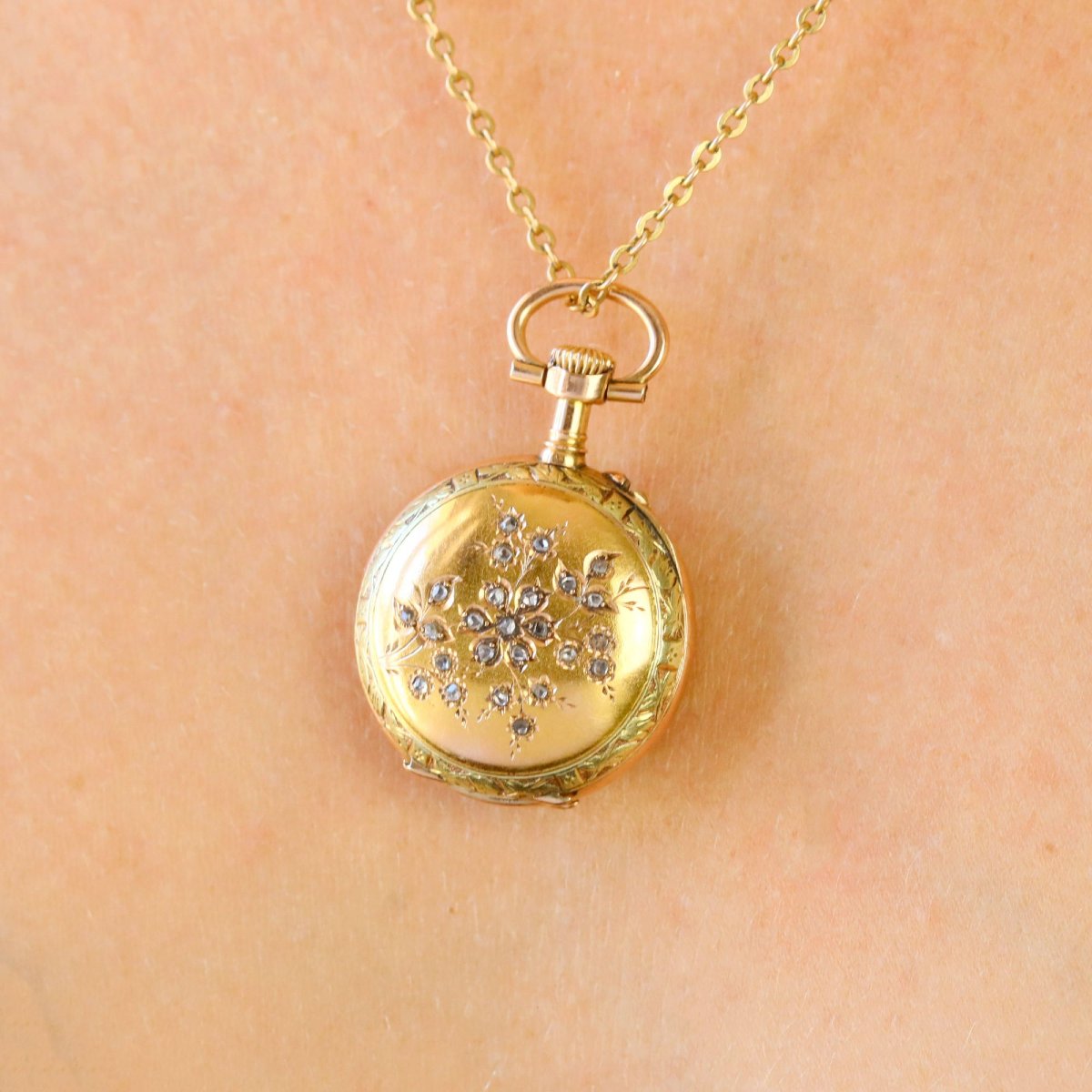 Médaillon ancien deux ors diamants taillés en rose-photo-4