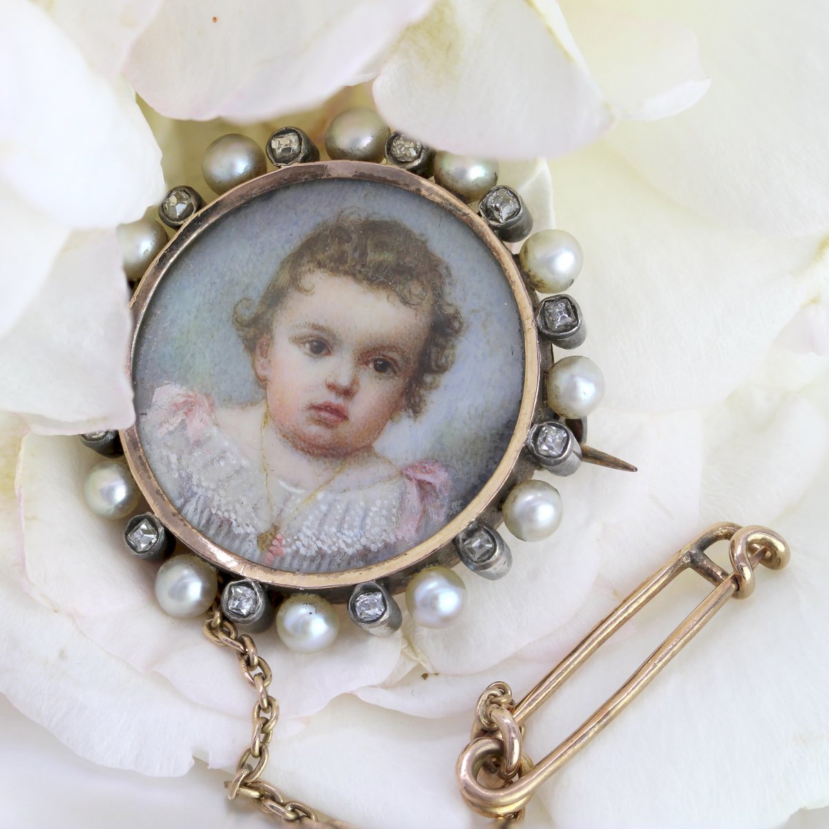 Ancient Brooch Miniature Fine And Diamond Beads-photo-3