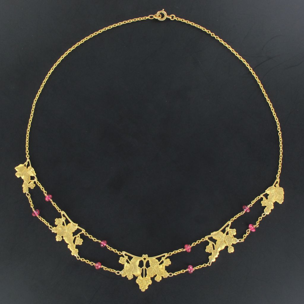 Old Gold Drapery Necklace And Spinels-photo-2