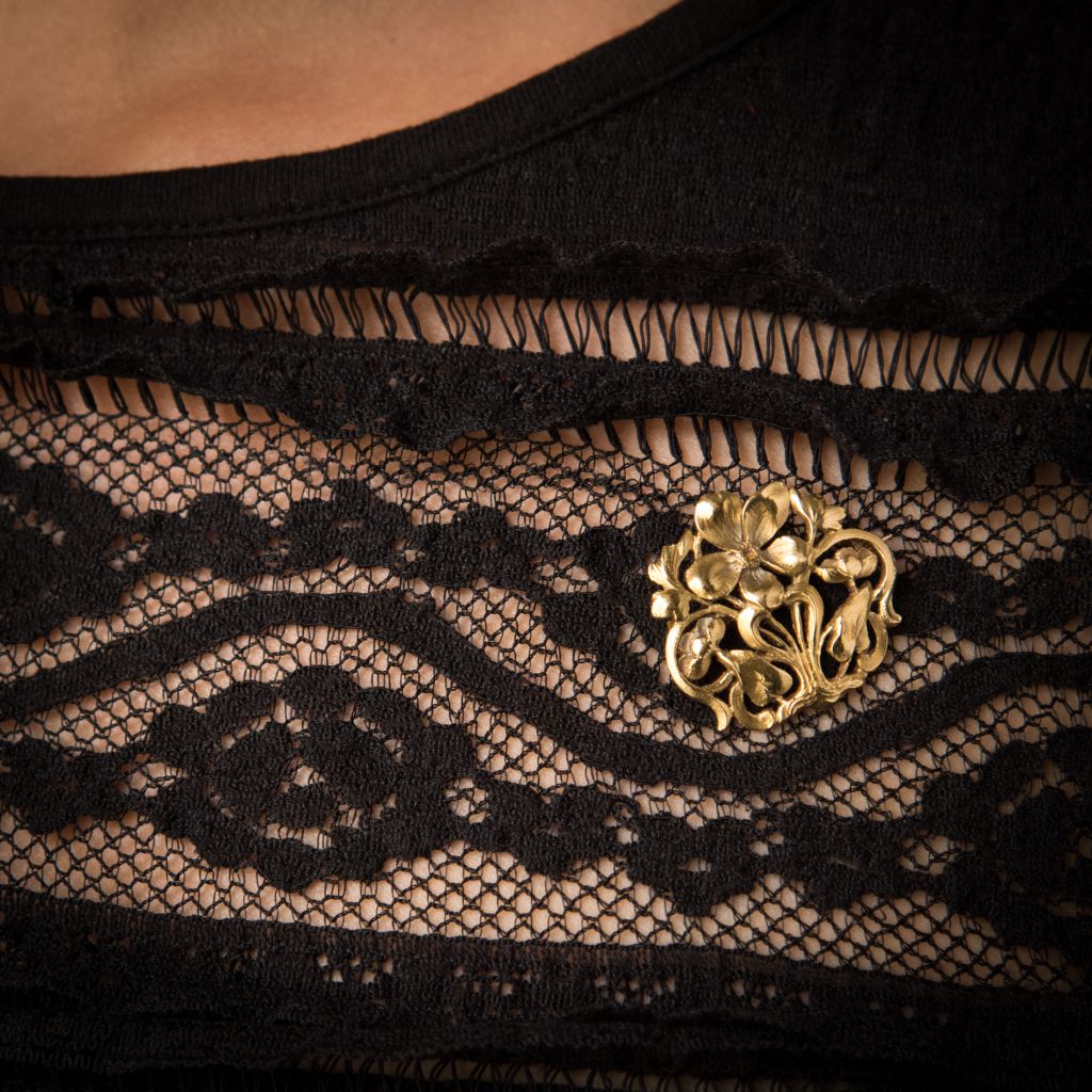 Old Gold Brooch Art Nouveau-photo-3
