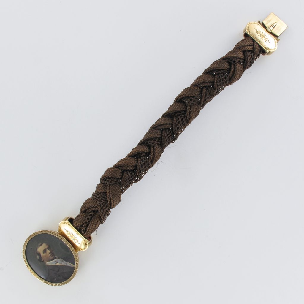 Ancient Hair Miniature Bracelet Of An Elegant-photo-5