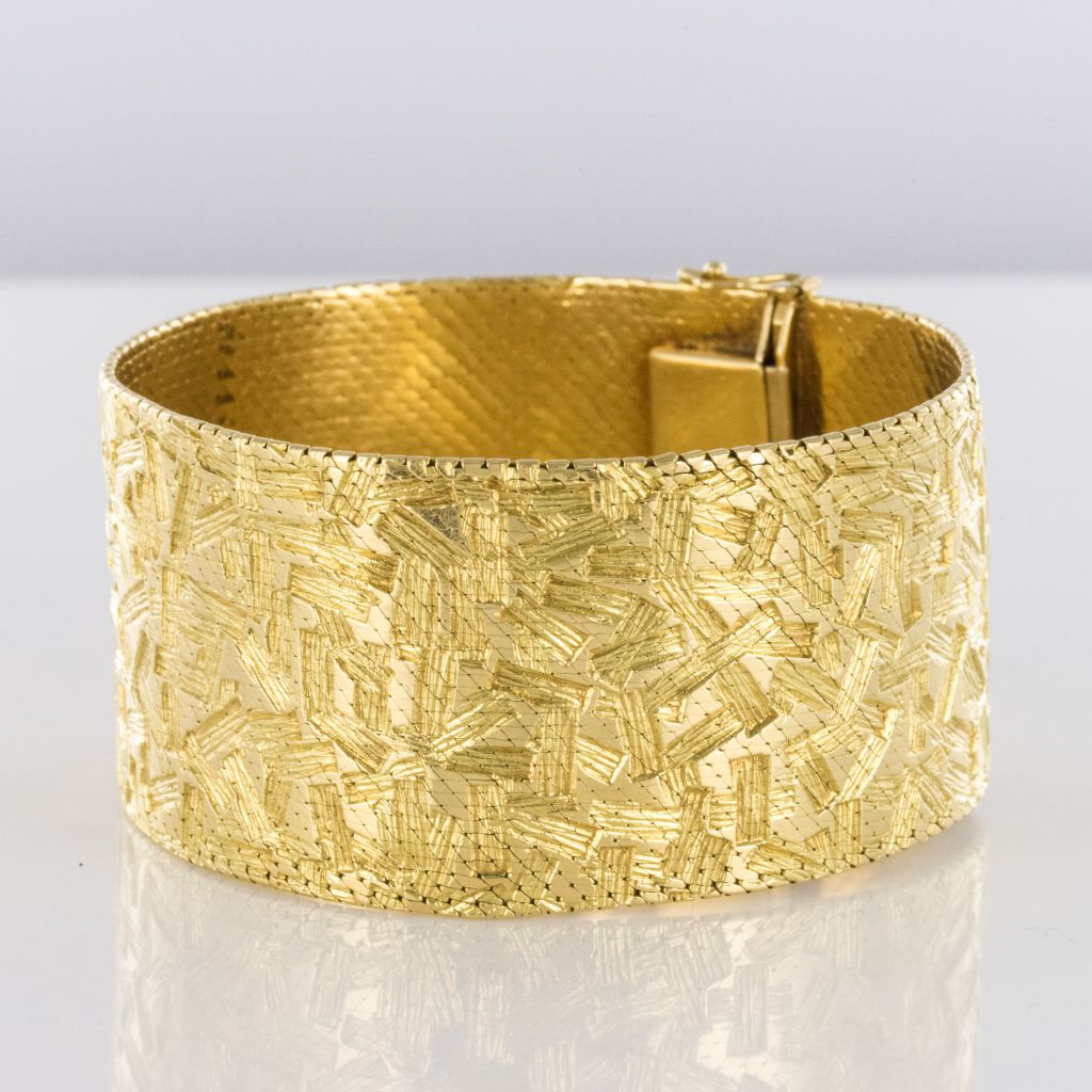 Gold Ribbon Bracelet With Modernist Decor-photo-3