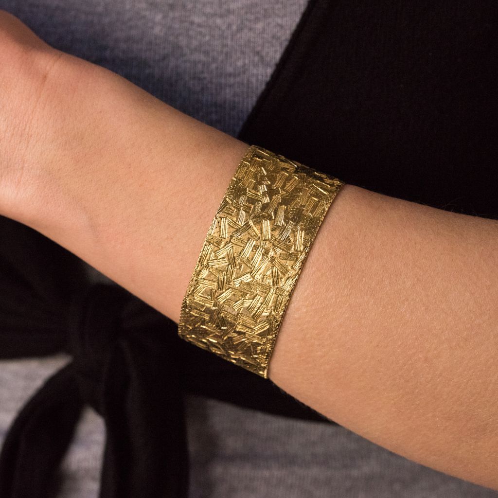 Gold Ribbon Bracelet With Modernist Decor-photo-3