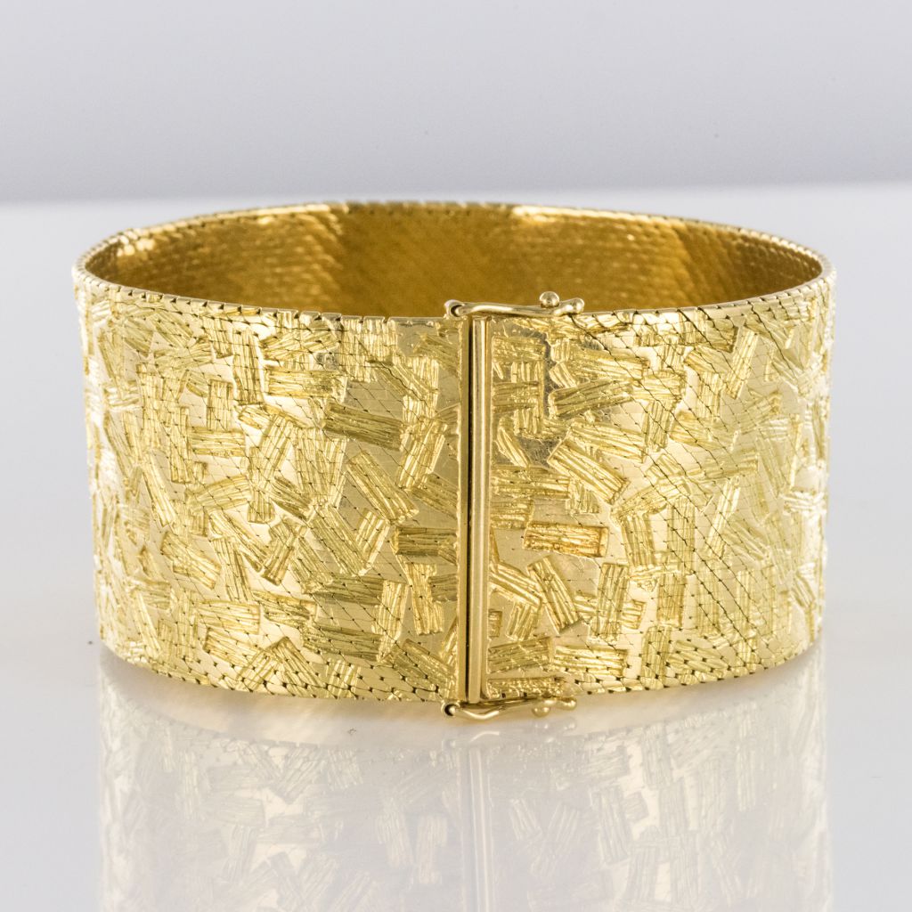Gold Ribbon Bracelet With Modernist Decor-photo-4