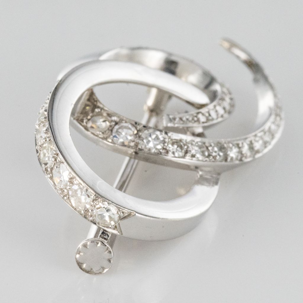 Brooch In White Gold And Diamonds-photo-1