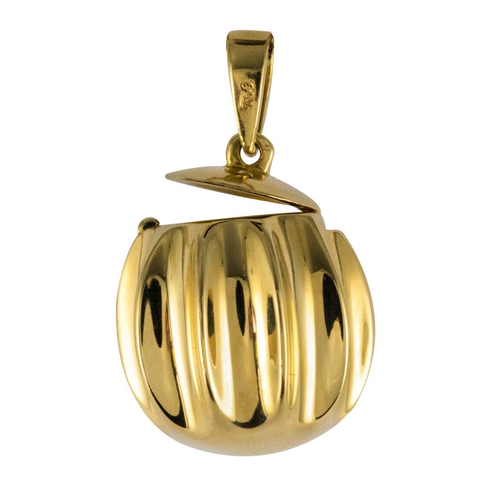 Gold Pendant In Secret