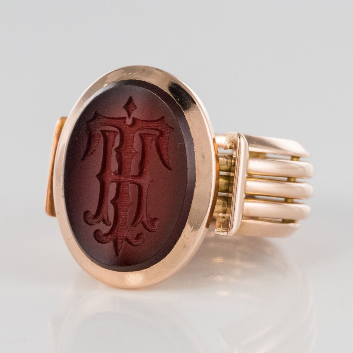 Gold And Intaglio Signet Ring On Carnelian-photo-3