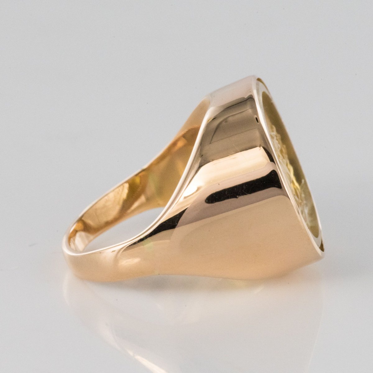 Cameo Gold Ring On Quartz-photo-5