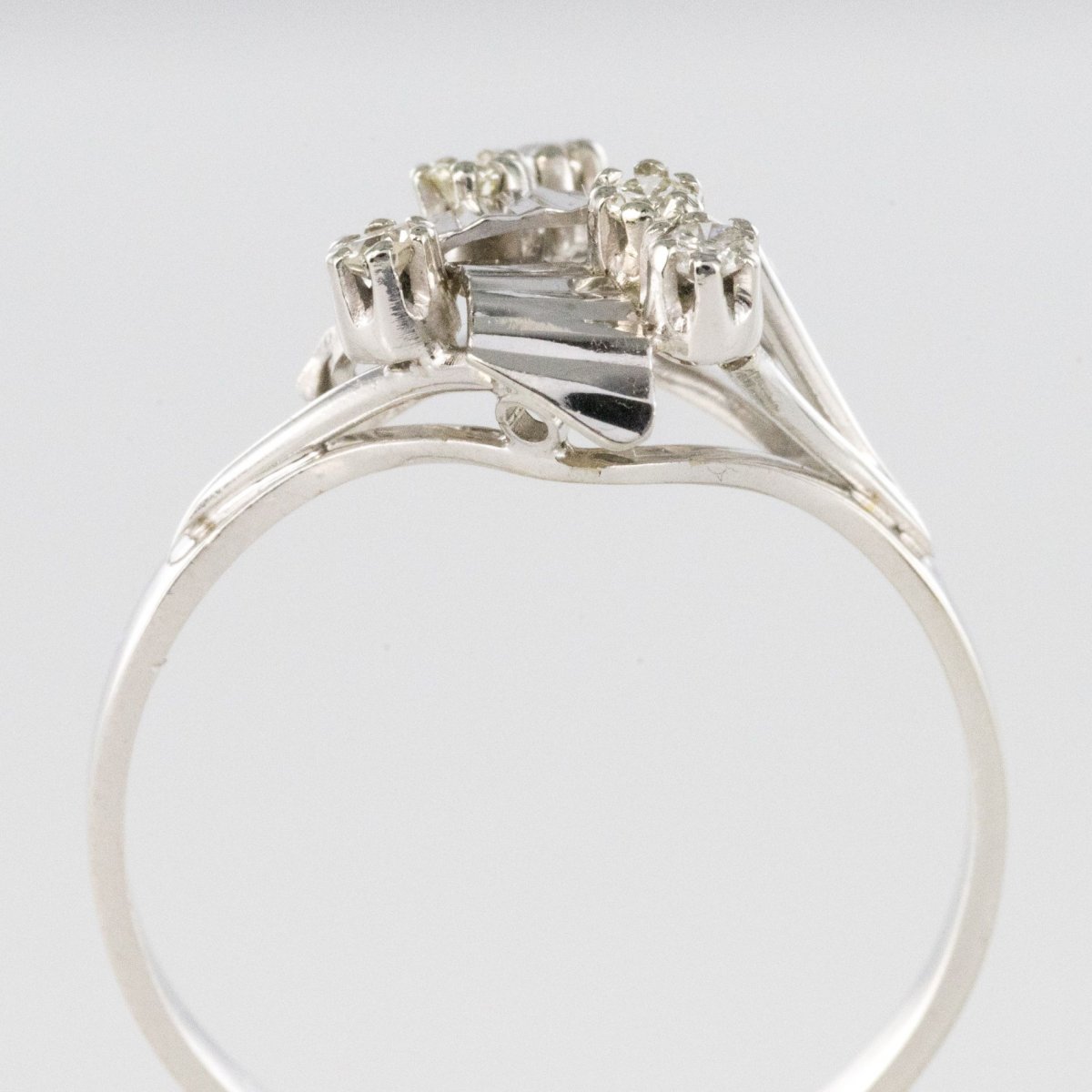 Vintage White Gold Diamonds Ring-photo-5