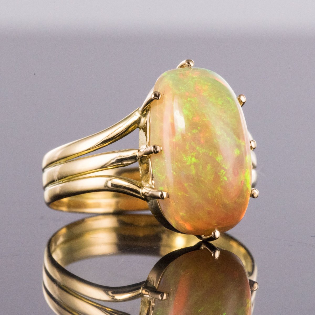 Old Australian Opal And Gold Ring-photo-1