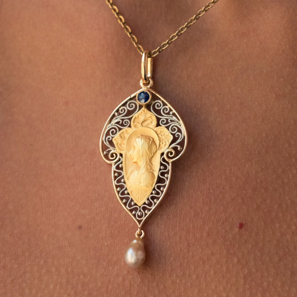 Pendant Ancient Virgin Sapphire Fine Pearl-photo-4
