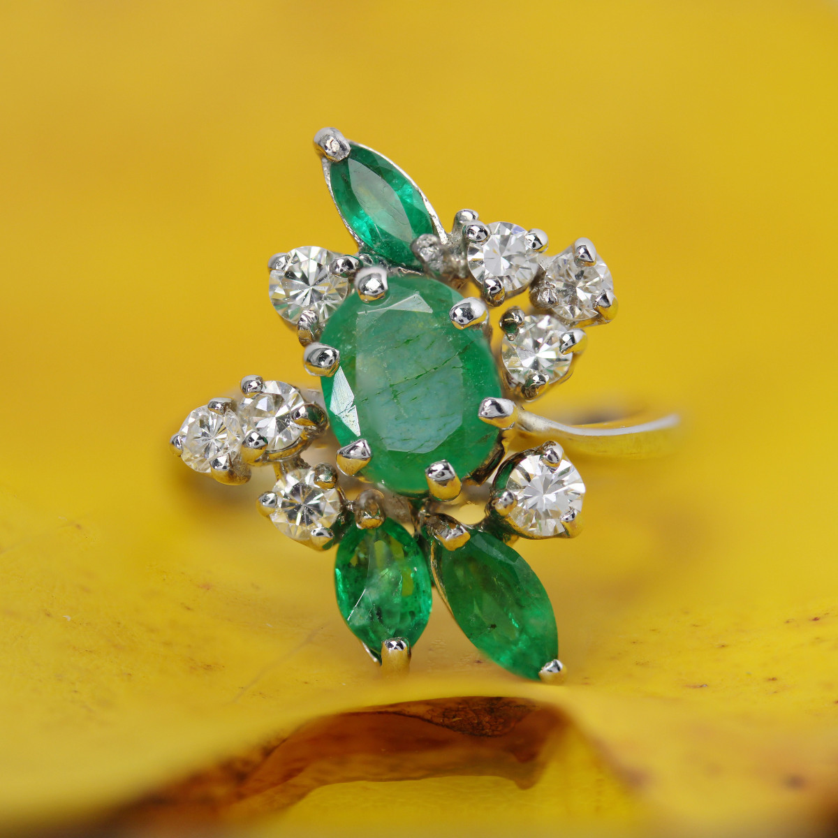 Vintage Emeralds And Diamonds Ring-photo-4