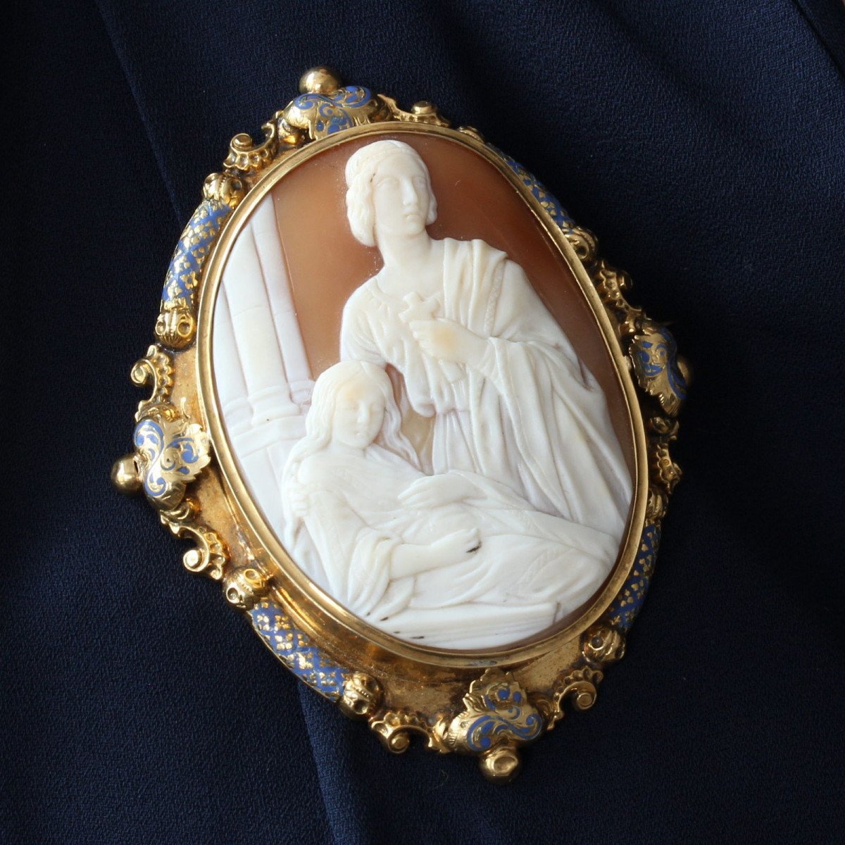 Old Cameo Brooch And Its Blue Enamel-photo-4