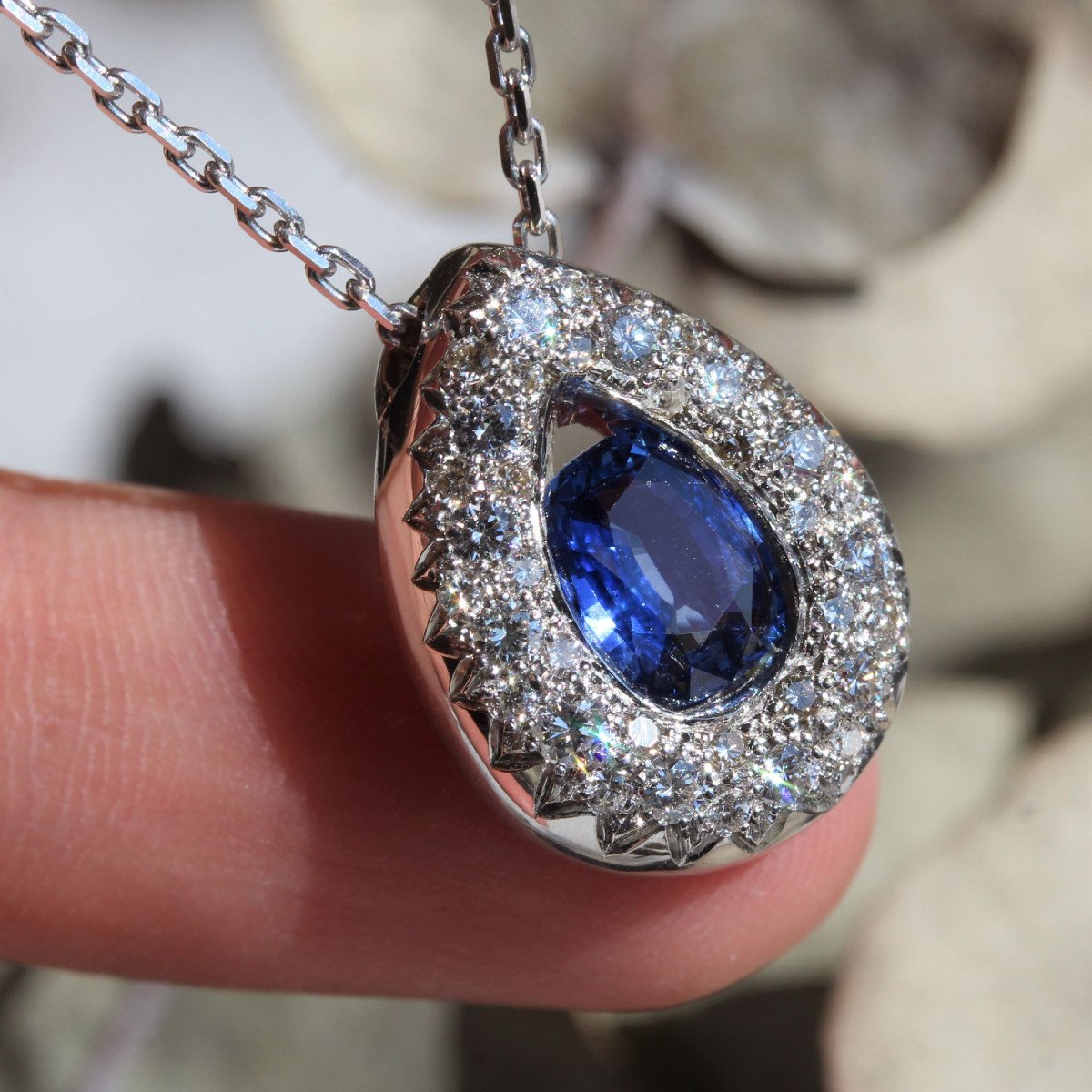 Drop Sapphire Diamond Pendant And Its Chain-photo-3