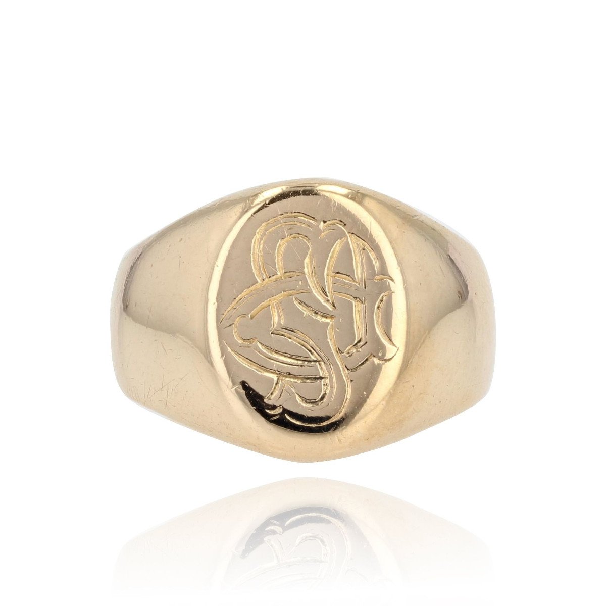 Old Gold Signet Ring Engraved With Initials