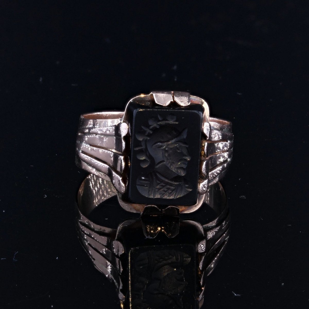 Old Ring In Gold And Intaglio-photo-4