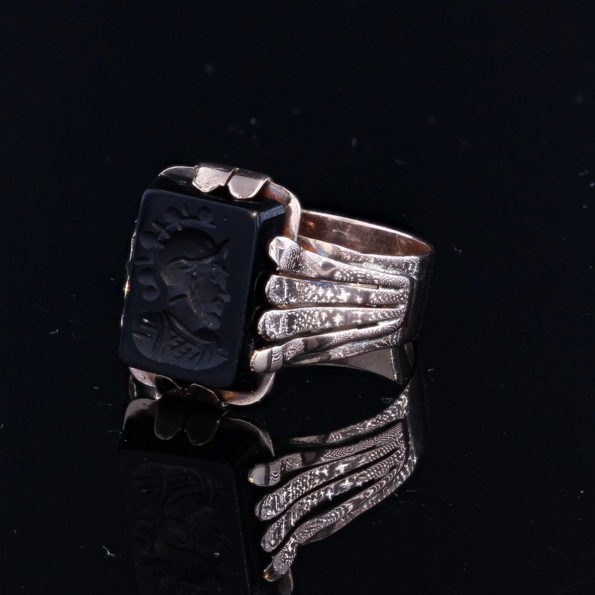 Old Ring In Gold And Intaglio-photo-2
