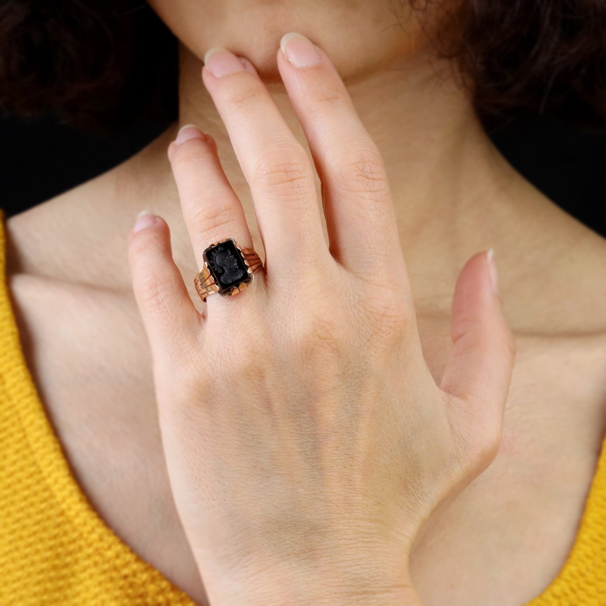 Old Ring In Gold And Intaglio-photo-8