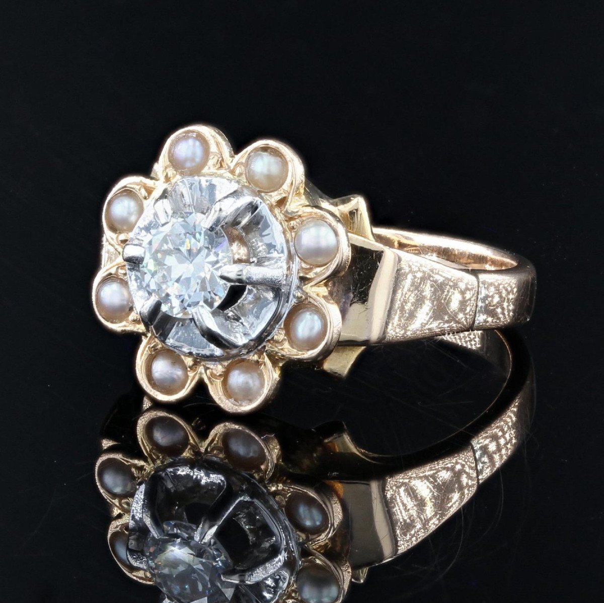 Old Diamond Ring Surrounded By Pearls-photo-4