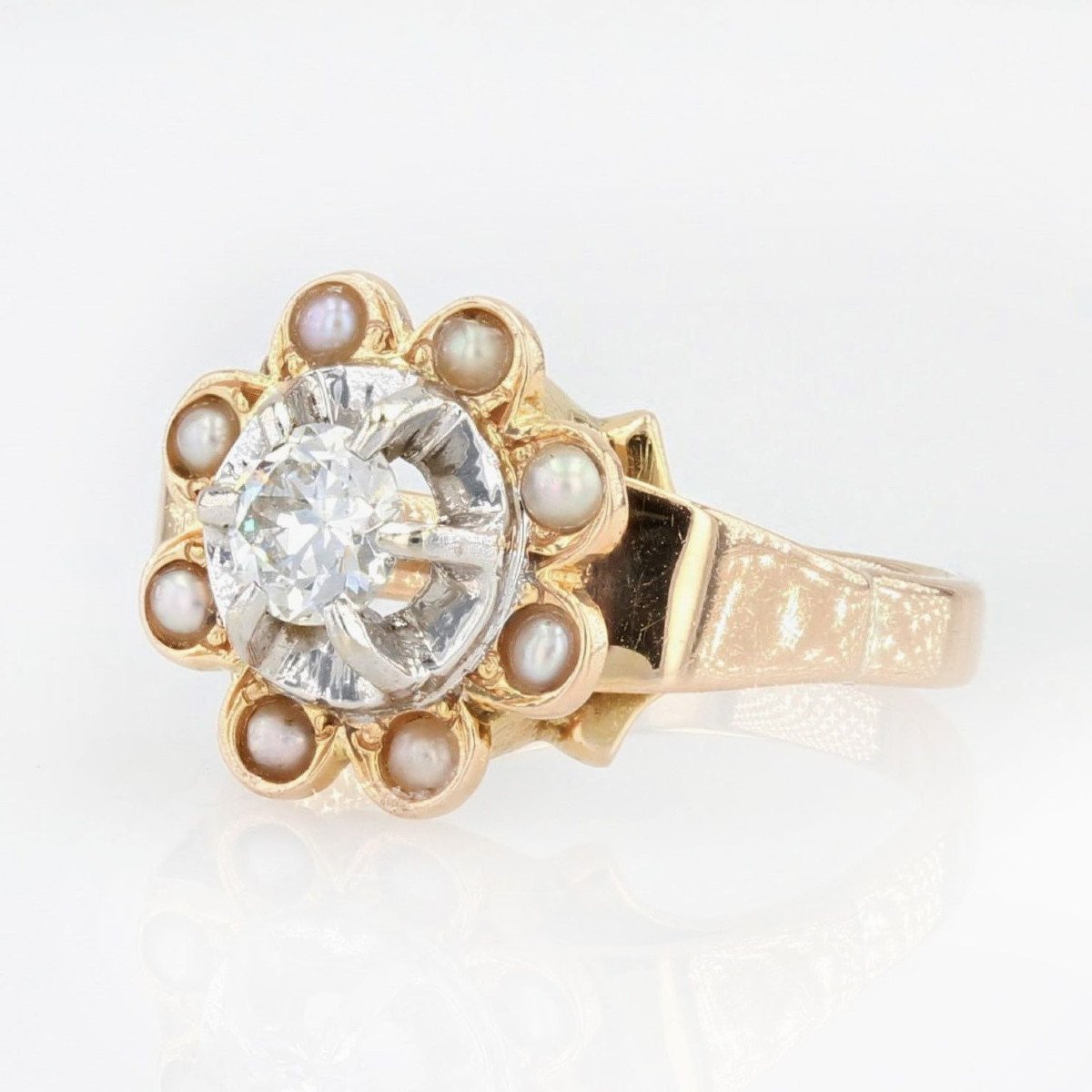 Old Diamond Ring Surrounded By Pearls-photo-2