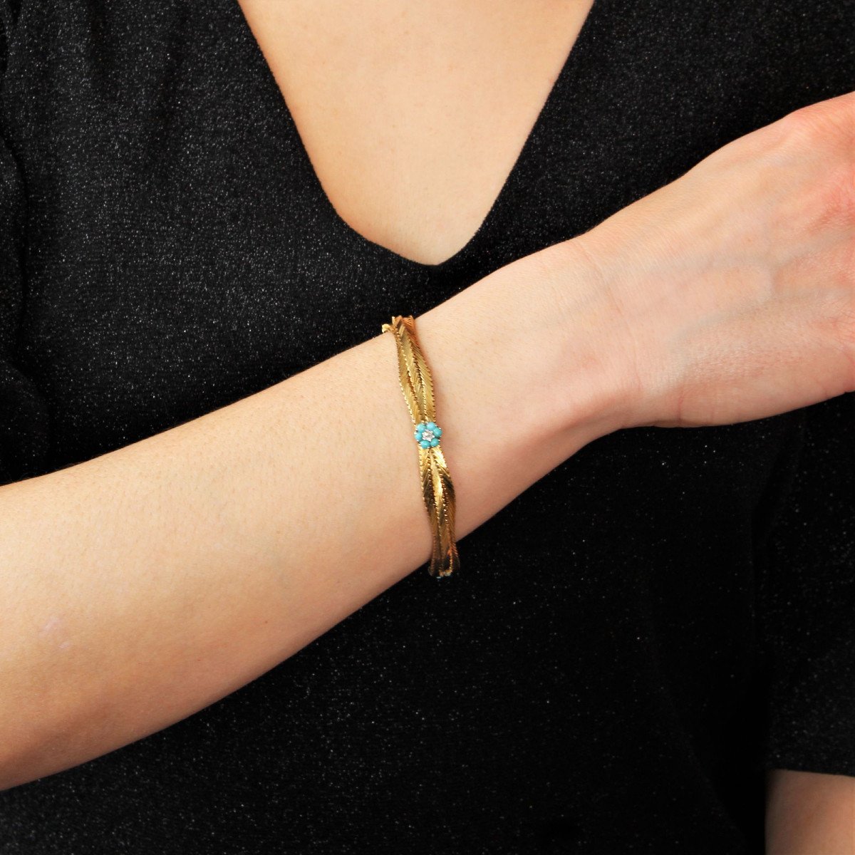 Old Gold Bracelet With Turquoise Flowers And Diamonds-photo-2