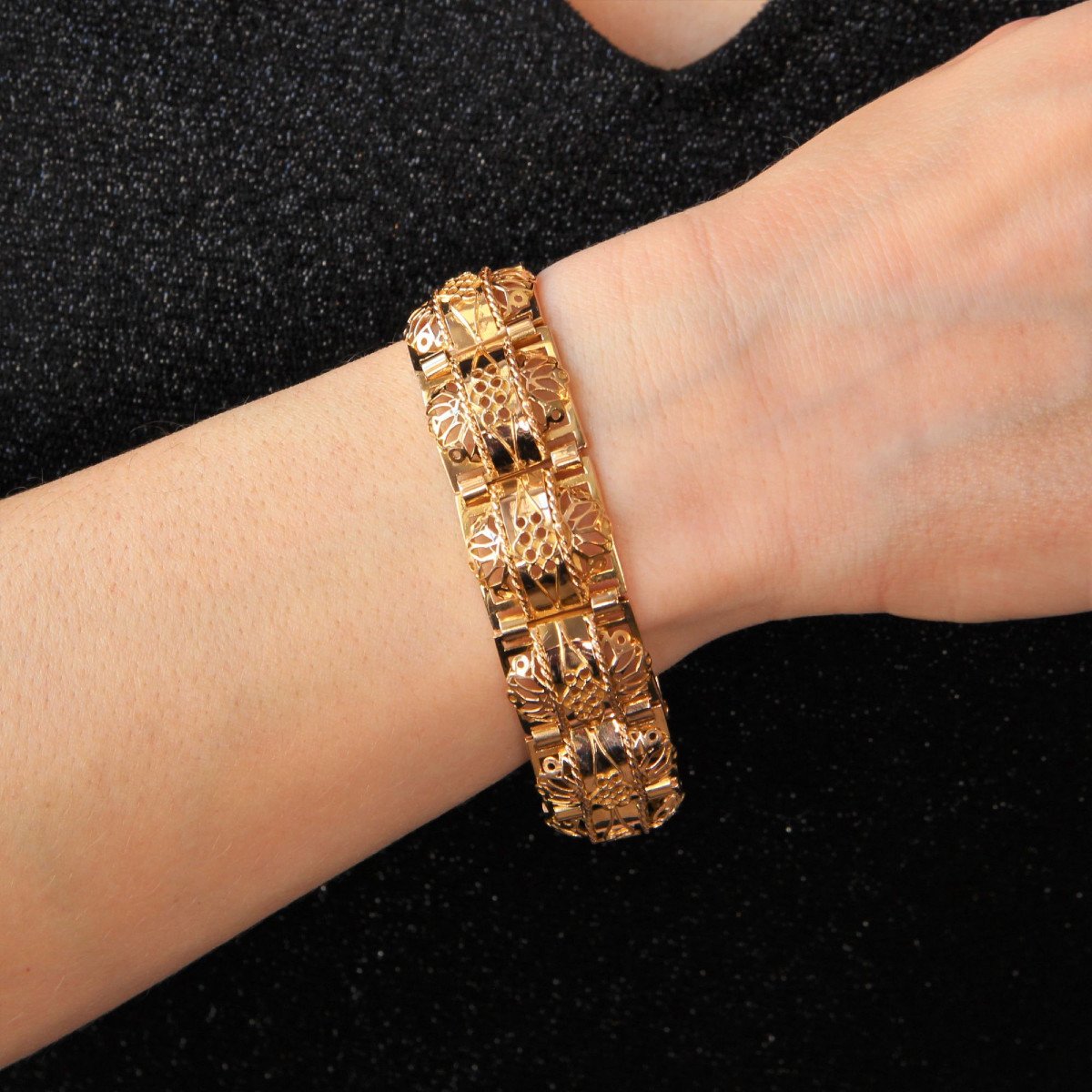 Openwork Vintage Gold Bracelet-photo-4