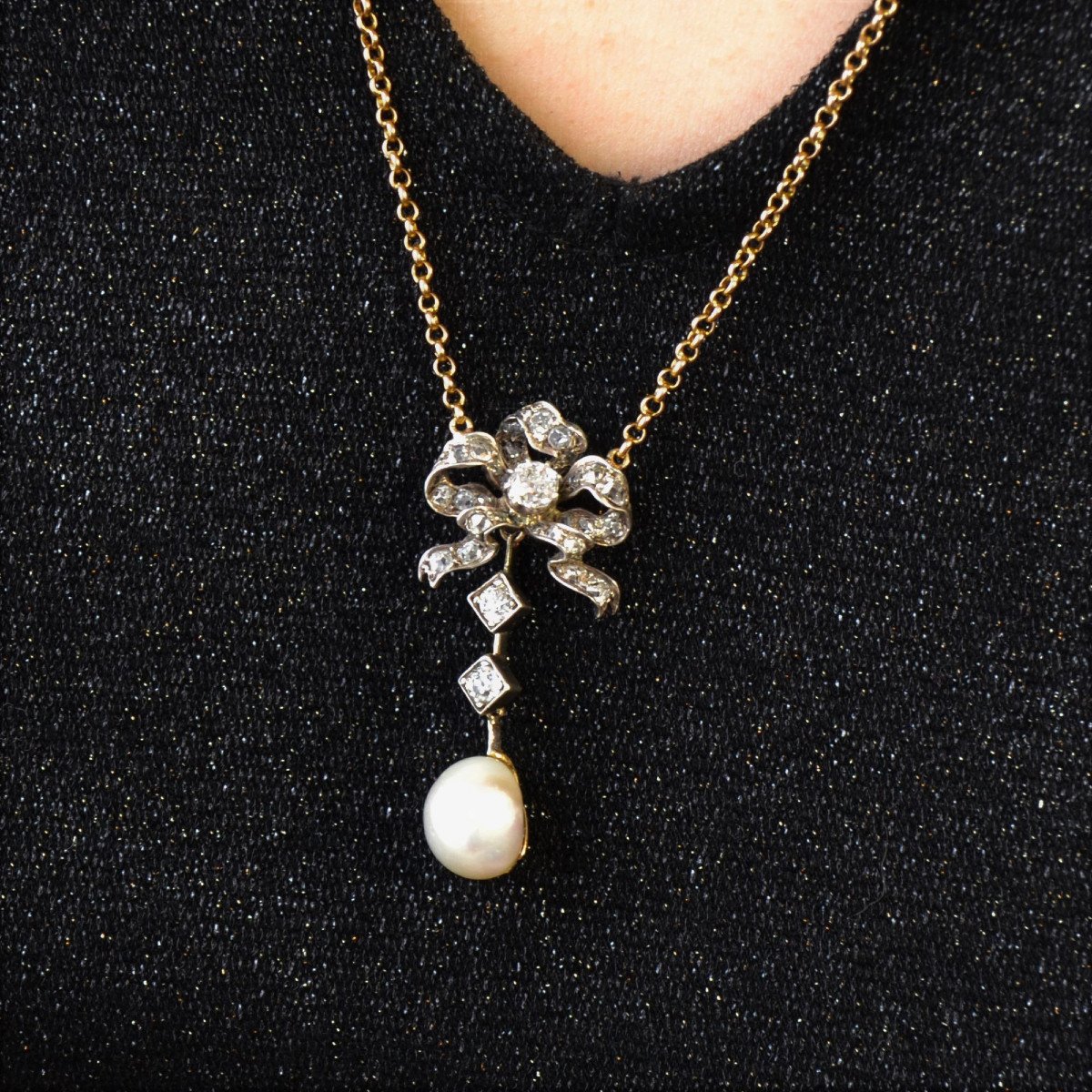 Old Diamond Knot And Fine Pearl Necklace-photo-2