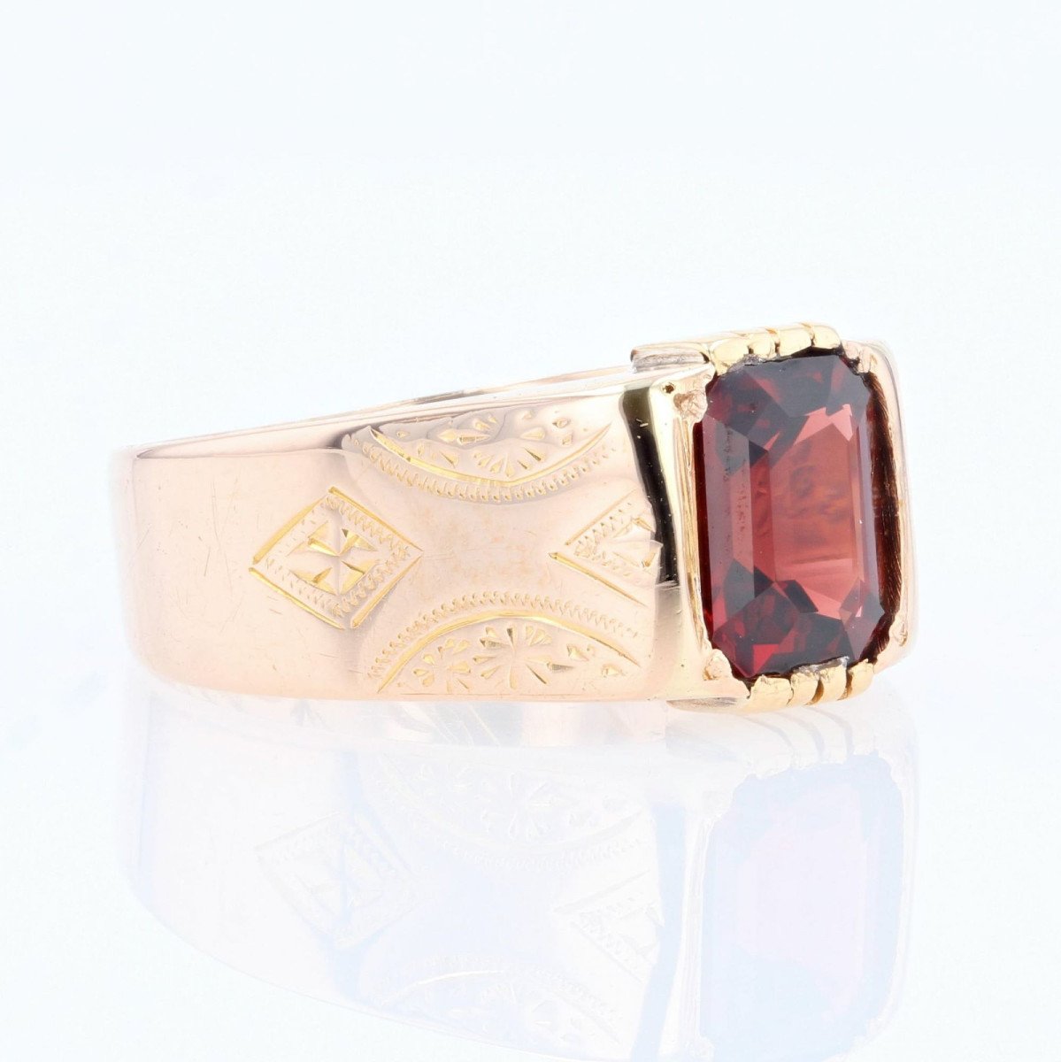 Old Engraved And Garnet Ring-photo-5