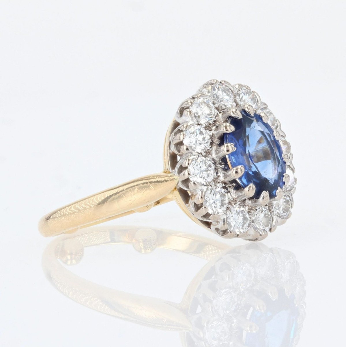 Pompadour Diamond And Sapphire Ring-photo-4