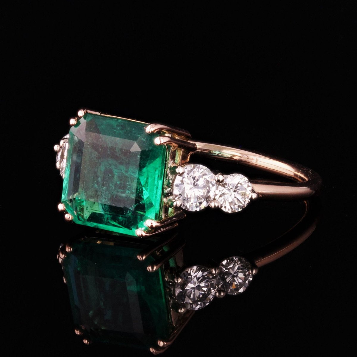 Emerald Ring And Rose Gold Diamonds-photo-1