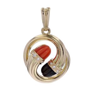 Ebony Coral Diamonds Pendant Gold