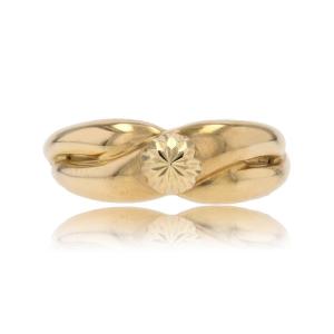 Yellow Gold Ring Interlaced Chiseled Dome