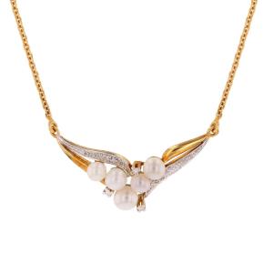 Two Gold Diamonds And Cultured Pearls Necklace
