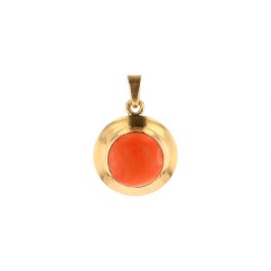Round Yellow Gold Coral Pendant