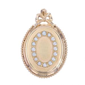 Old Pendant Medallion In Gold And Pearls