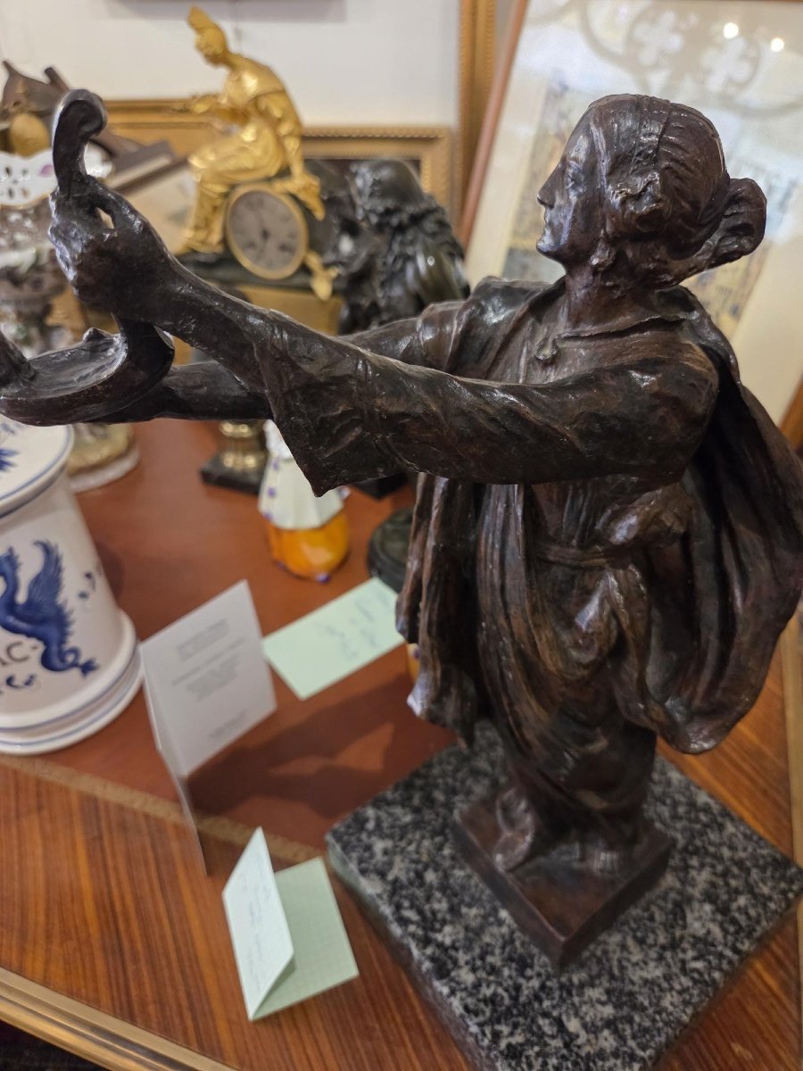 vestale bronze de W Otto-photo-2