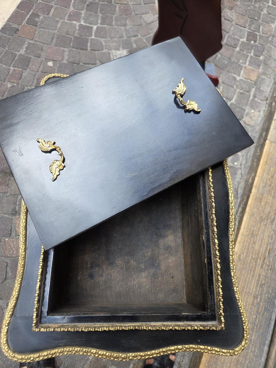 Small Napoleon III-style Planter -photo-2