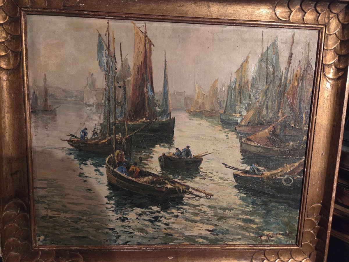 port animé de barques de peche
