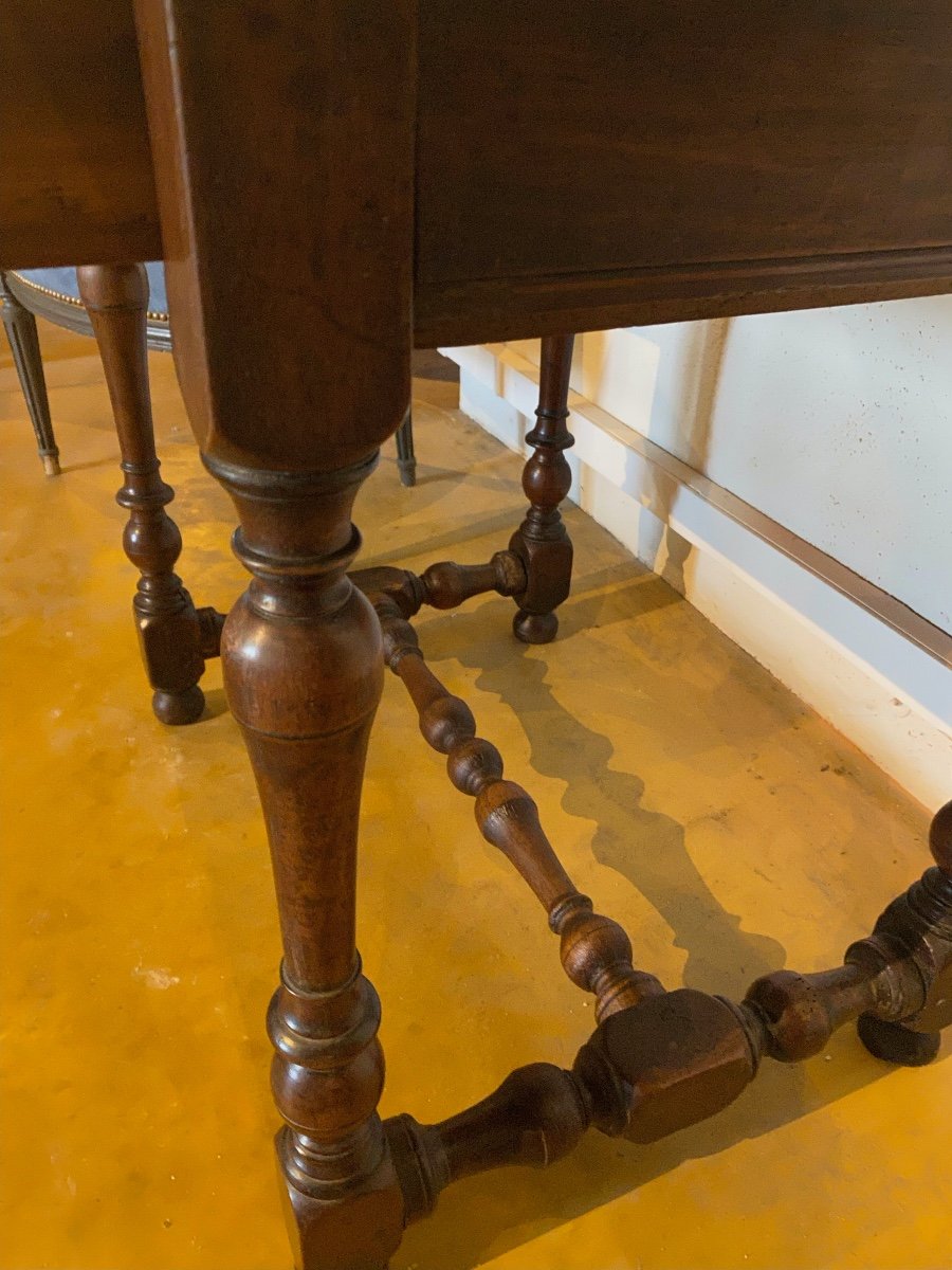 17th Century Table In Mahogany On Baluster Feet With A Key Locking Drawer-photo-2