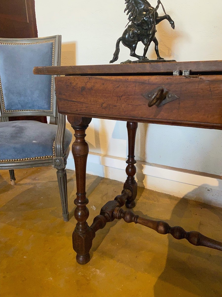 17th Century Table In Mahogany On Baluster Feet With A Key Locking Drawer-photo-4