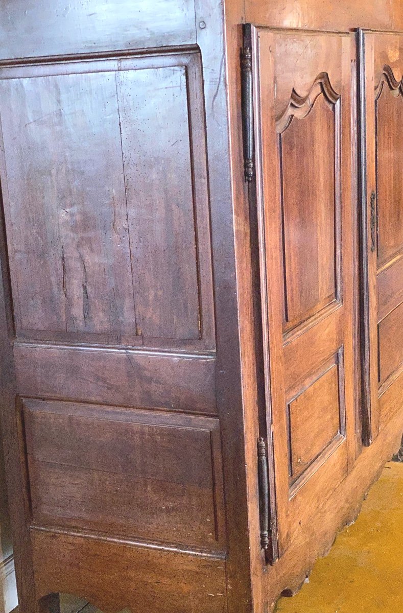 Provençal Wardrobe In Solid Wood Early 18th Century With Two Doors With Molded Panels-photo-3