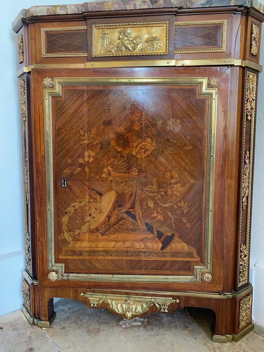 Encoignure   XVIII  ème  En  Marqueterie  De Fleurs Et Instruments De Musique   Dessus  Marbre -photo-1