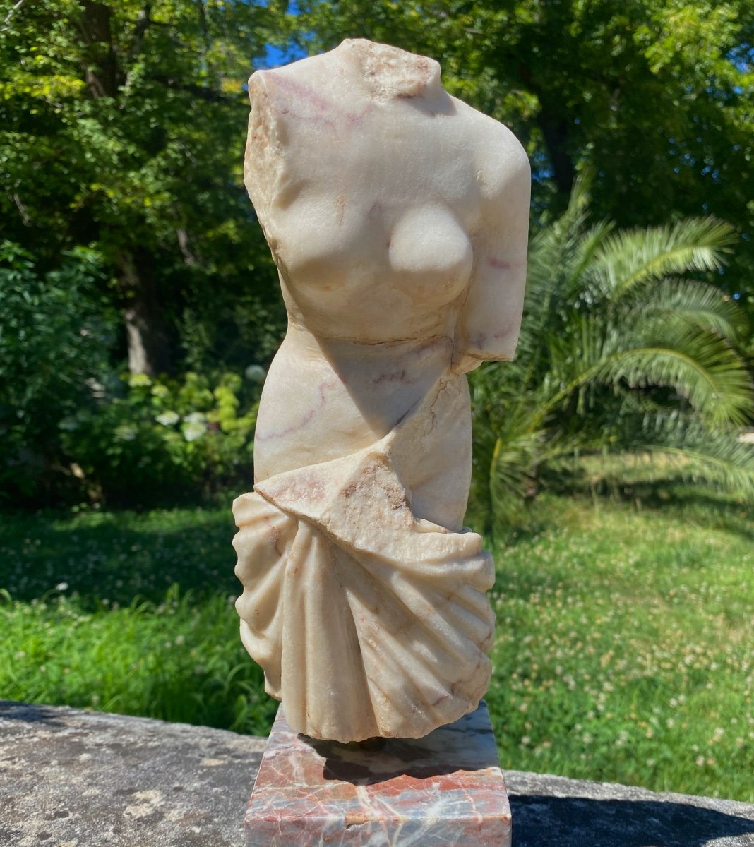 Sculpture   Torso  De Femme  En Marbre  Blanc Veiné    Drapée    À  L' ANTIQUE