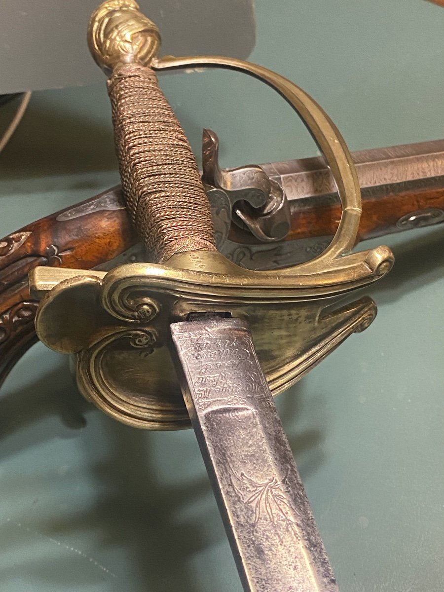 Officer's Sword Of The Guards From The 18th Century  Helmet Directoire Consulate With Engraved Decor  -photo-8