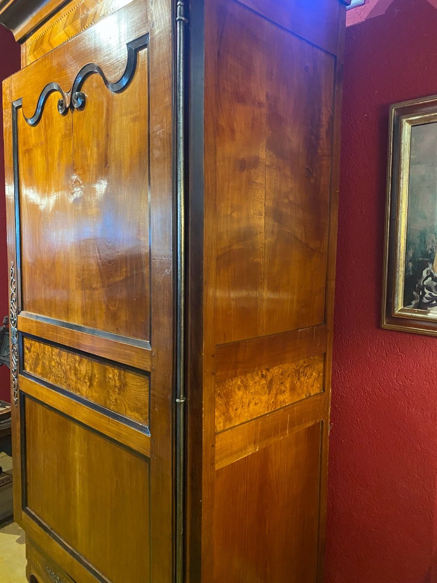 Bonnetière  XIX   En Merisier  Un  Panneau En Placage De Loupe d'Orme Et Motifs En Marqueterie-photo-2