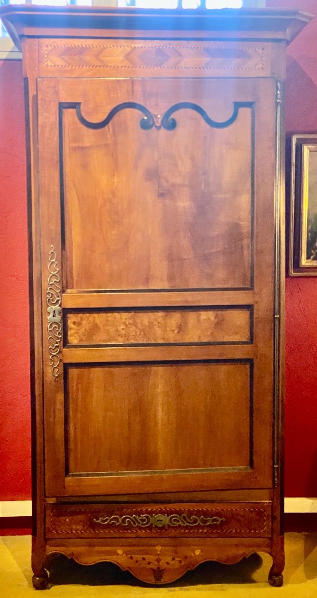 Bonnetière  XIX   En Merisier  Un  Panneau En Placage De Loupe d'Orme Et Motifs En Marqueterie